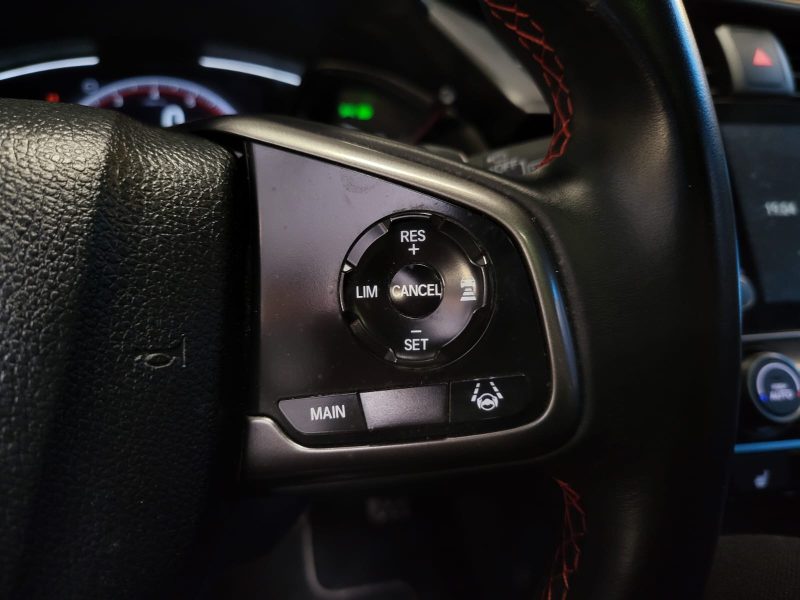 HONDA CIVIC 1.0 VTEC 127 CV SPORT LINE / TOIT OUVRANT / SIEGES CHAUFFANTS / CAMERA DE RECUL / ANGLE 