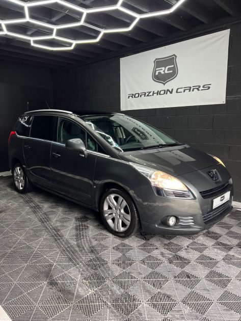 PEUGEOT 5008 2013