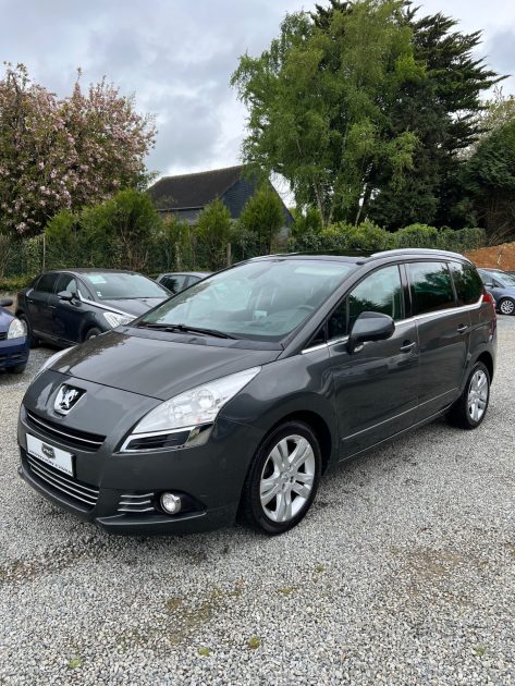 PEUGEOT 5008 2013