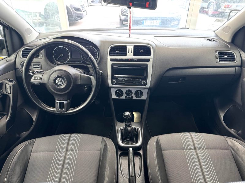 VOLKSWAGEN POLO 2012