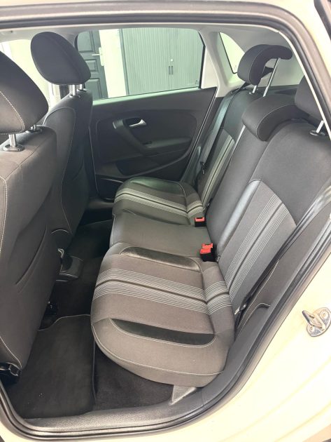 VOLKSWAGEN POLO 2012