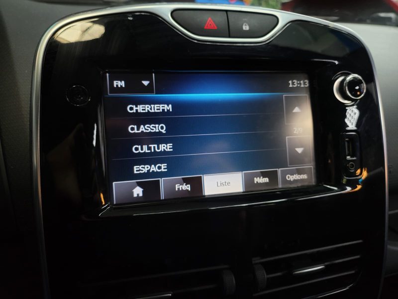 RENAULT CLIO IV 1.5 dCi 90cv Business EDC6 / FAIBLE KILOMETRAGE