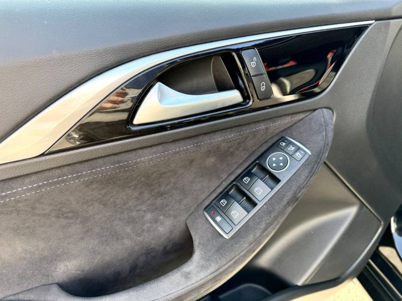 INFINITI Q30 1.6T 122 PREMIUM TECH