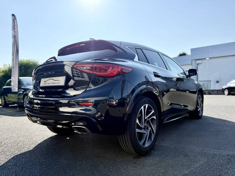 INFINITI Q30 1.6T 122 PREMIUM TECH