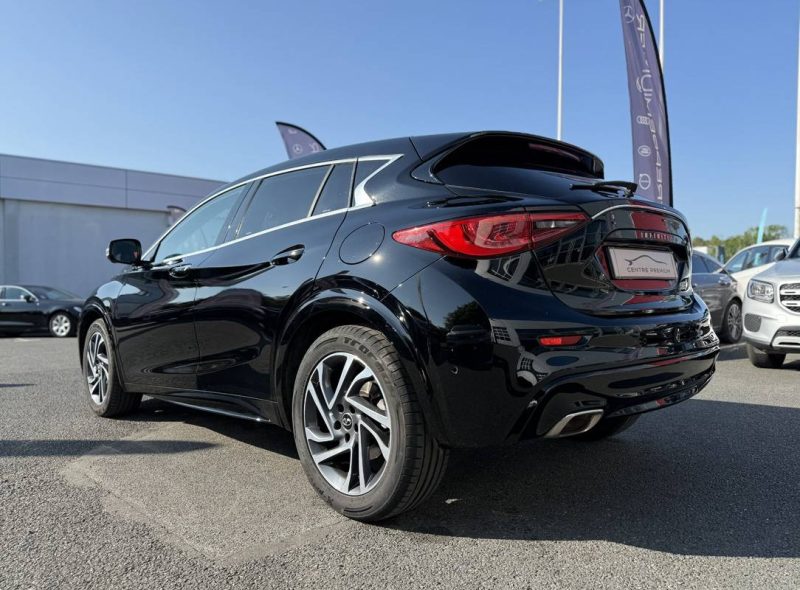 INFINITI Q30 1.6T 122 PREMIUM TECH