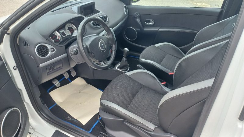 RENAULT CLIO 3 1.5 DCI GT 2009