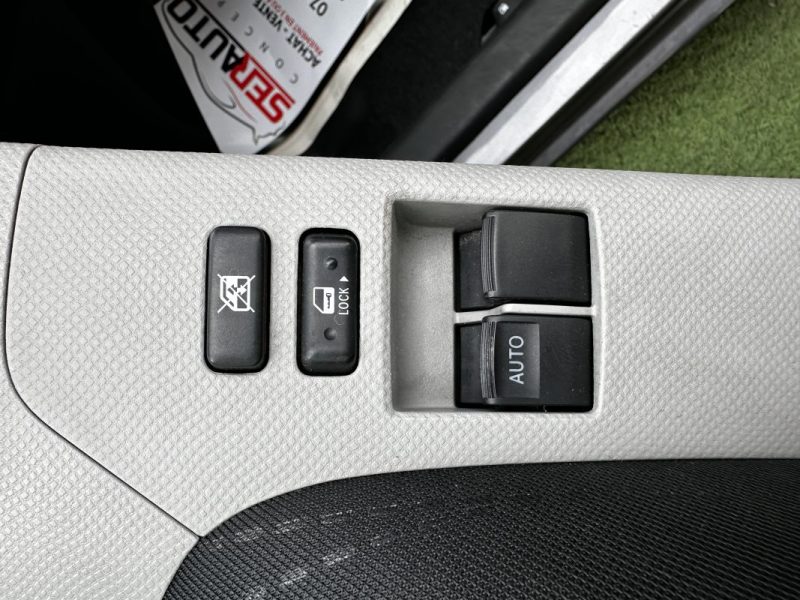 TOYOTA YARIS II 2008