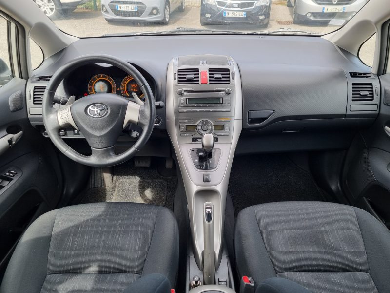 TOYOTA AURIS 2009