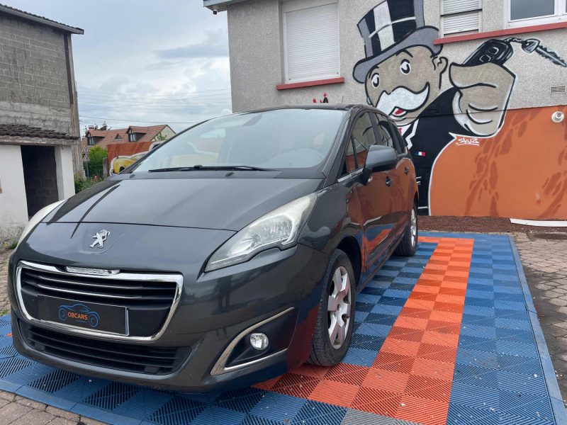 PEUGEOT 5008 2014 1.6 HDi BMP6 115 cv Boîte auto