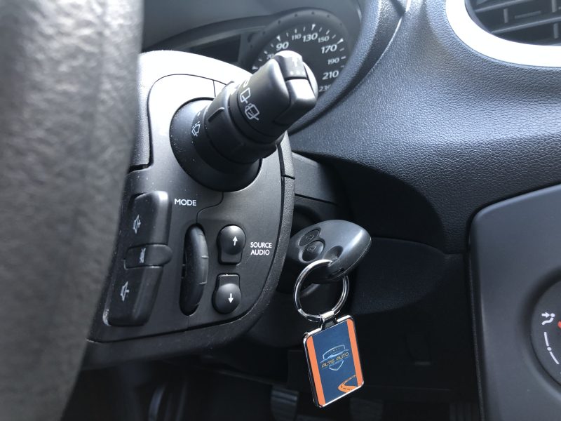 RENAULT CLIO 3 ph. 2 / 1.2 16V 1ère Main "Yahoo"