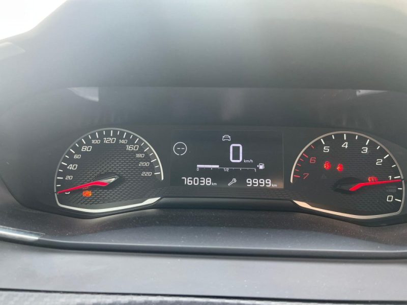 PEUGEOT 208 Active 1.5 BlueHDI 100 ch Apple CarPlay / Caméra de recul