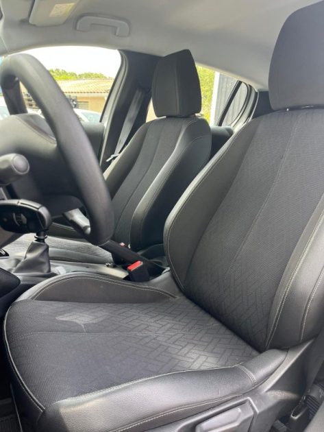 PEUGEOT 208 Active 1.5 BlueHDI 100 ch Apple CarPlay / Caméra de recul