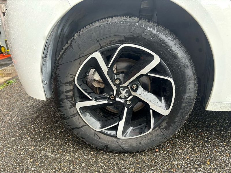 PEUGEOT 208 1.5 Blue HDI 100 cv 