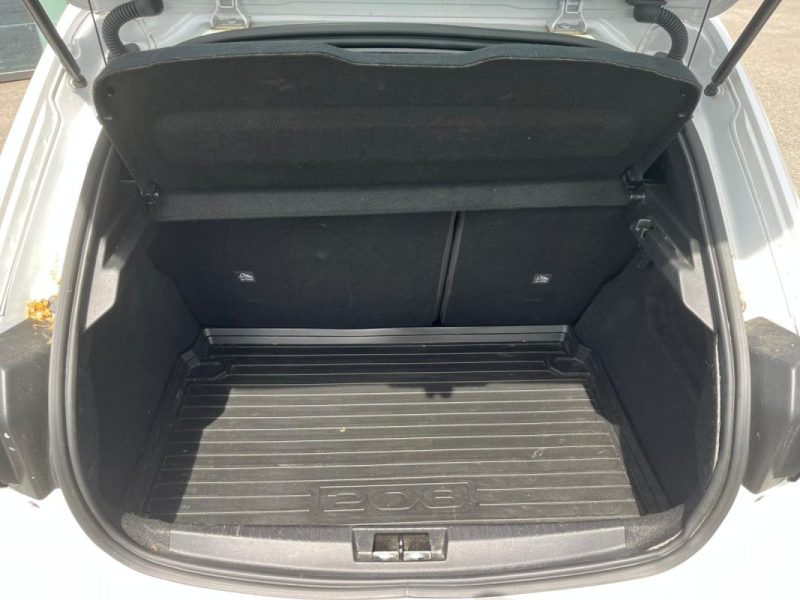 PEUGEOT 208 Active 1.5 BlueHDI 100 ch Apple CarPlay / Caméra de recul