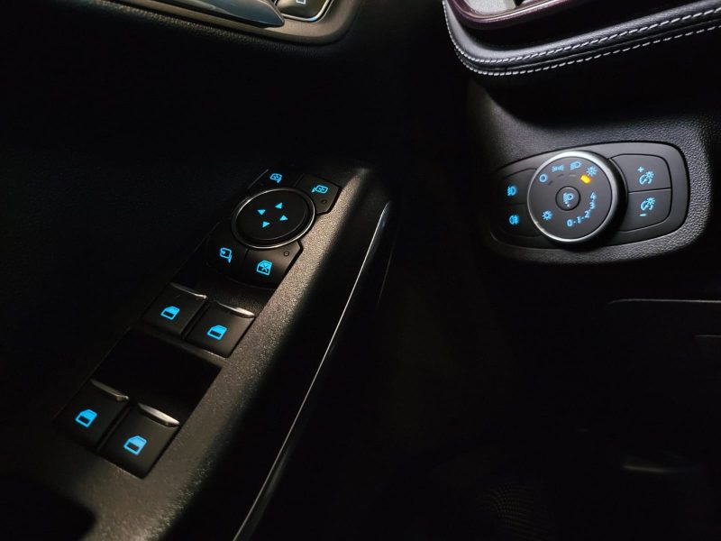 FORD FIESTA 1.0 SCTi EcoBoost 100cv VIGNALE / 1ERE MAIN / SUIVI FORD / TOIT OUVRANT / CARPLAY / SIEG