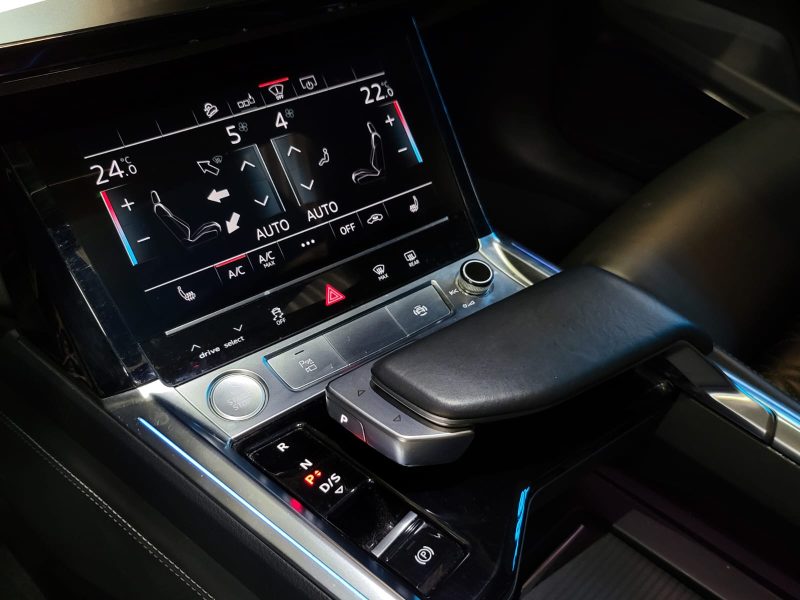 AUDI E-TRON 50 313cv  QUATTRO SPORTBACK S-LINE TOIT OUVRANT / B&O / 360° / CUIR DIAMANT ELECT 