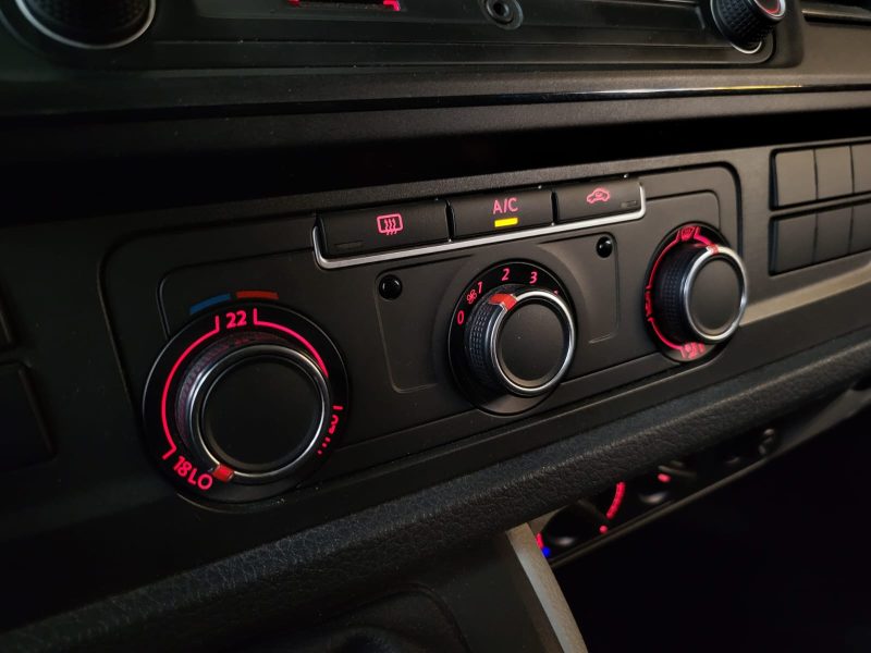 VOLKSWAGEN CARAVELLE 2.0 TDI 102 Ch BUSINESS / SUIVI VOLKSWAGEN / RADAR DE RECUL / RETRO DE ELECTRIQ