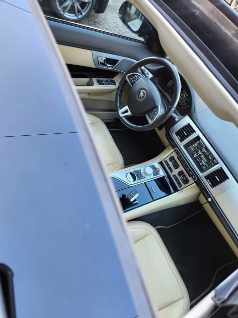 JAGUAR XF II 3.0 V6 340 AWD R-SPORT*TOIT*CAMERA*XENON*