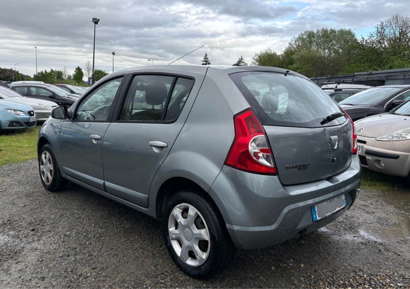 DACIA SANDERO 2009