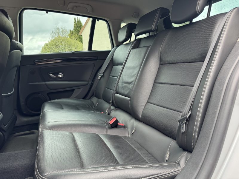 RENAULT LAGUNA III Estate 2L dCi 150cv Initiale *Cuir* / Révisée&Garantie