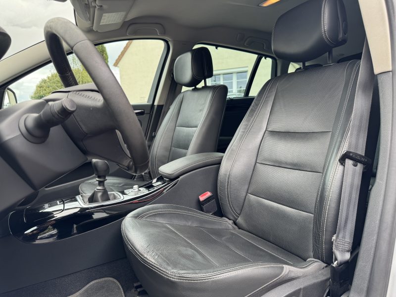 RENAULT LAGUNA III Estate 2L dCi 150cv Initiale *Cuir* / Révisée&Garantie