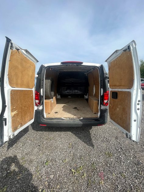 MERCEDES VITO 110 CDI EXTRA LONG FIRST TRACTION 102Ch