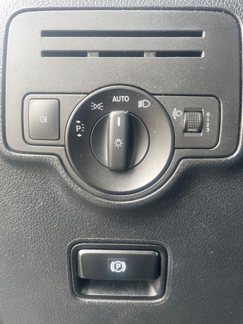 MERCEDES VITO 110 CDI EXTRA LONG FIRST TRACTION 102Ch