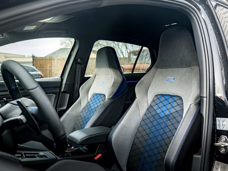 VOLKSWAGEN GOLF 2022