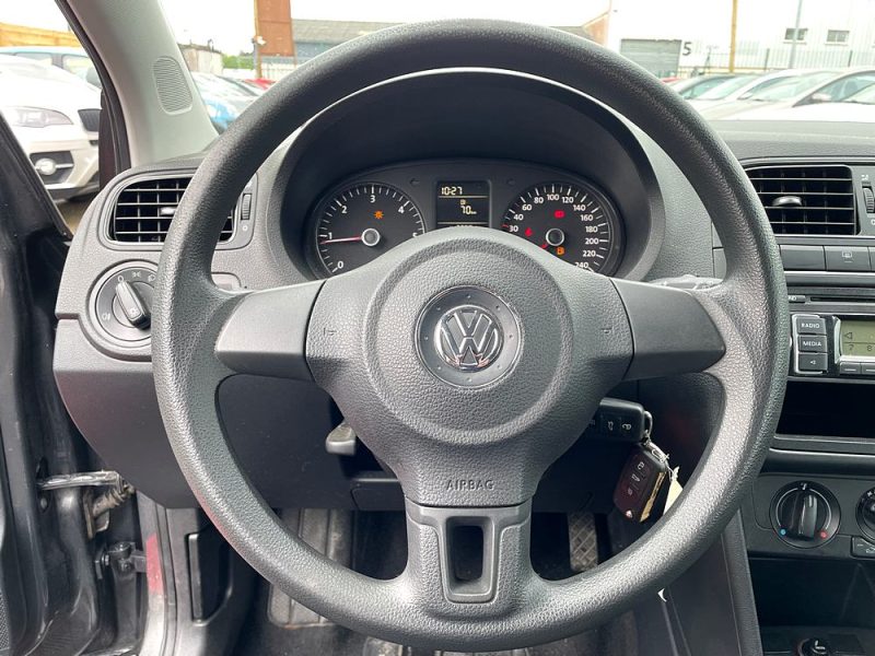 VOLKSWAGEN POLO 2011