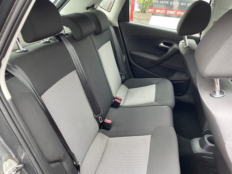 VOLKSWAGEN POLO 2011