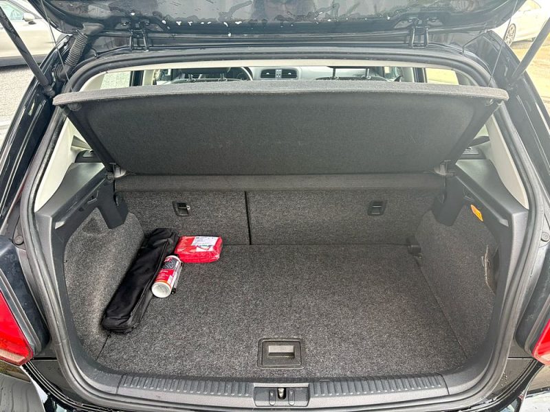 VOLKSWAGEN POLO 2012