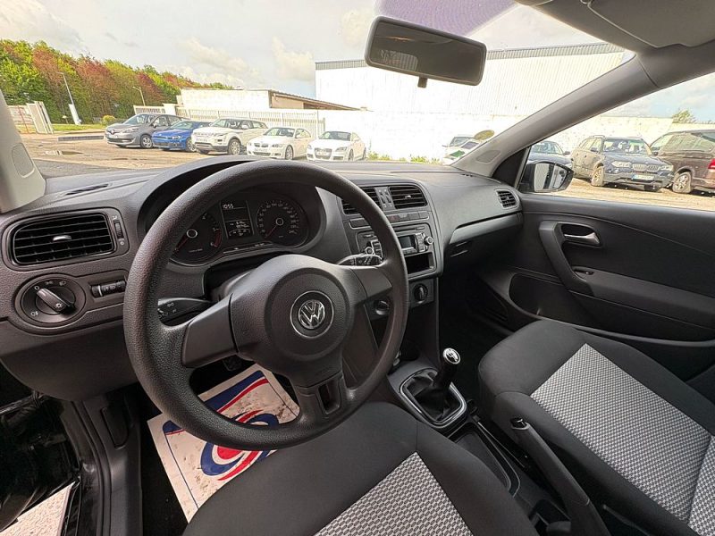 VOLKSWAGEN POLO 2012