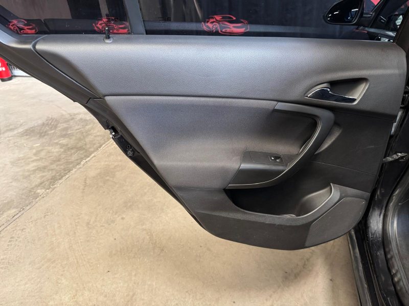 OPEL INSIGNIA 2.0 CDTI 110 Edition