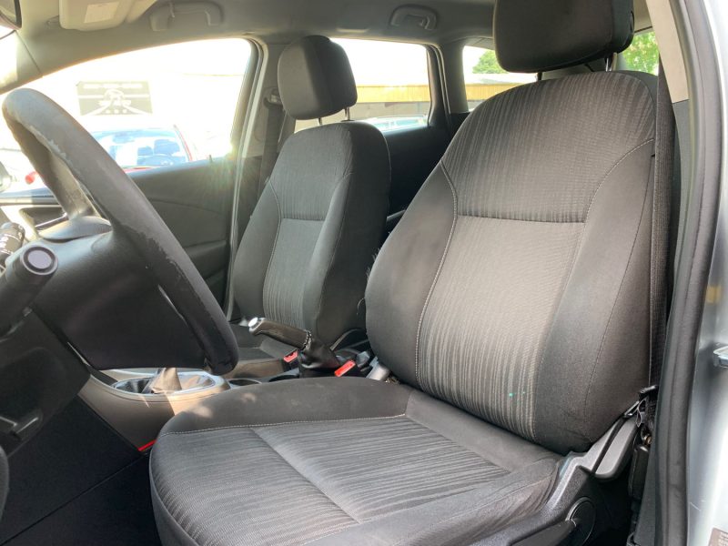 OPEL ASTRA 2011 Bonjour, Le véhicule est encore disponible pour le moment . 