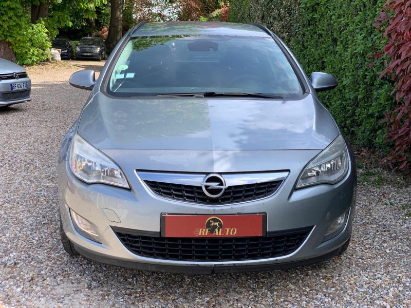 OPEL ASTRA 2011 Bonjour, Le véhicule est encore disponible pour le moment . 