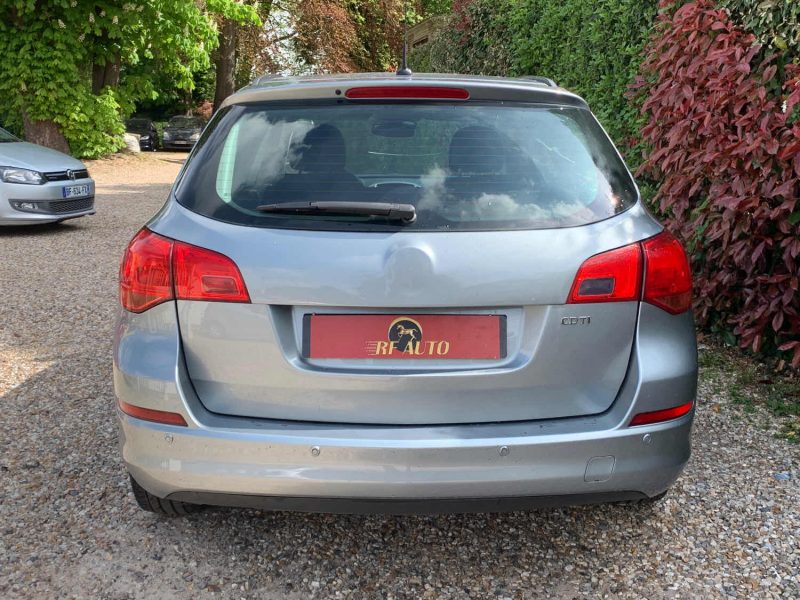 OPEL ASTRA 2011 Bonjour, Le véhicule est encore disponible pour le moment . 