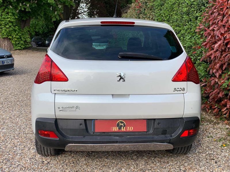 PEUGEOT 3008 2011