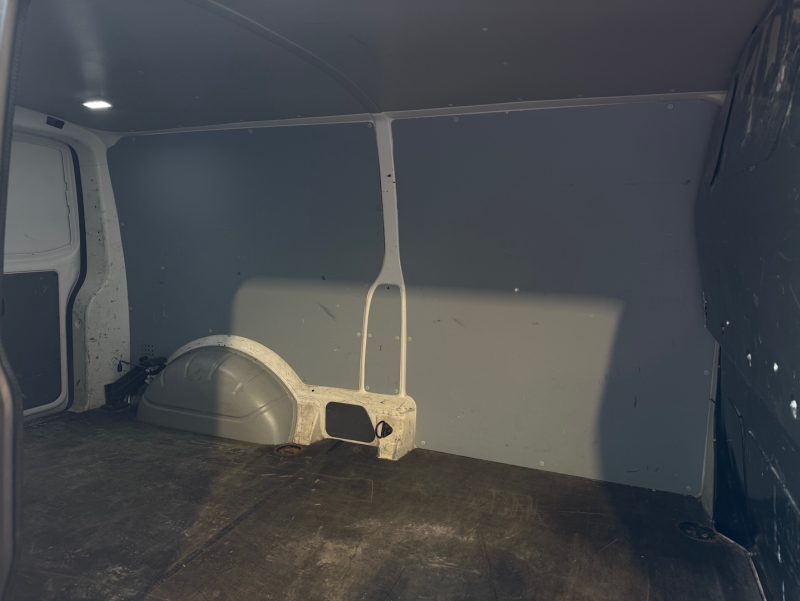 VOLKSWAGEN TRANSPORTER 2020