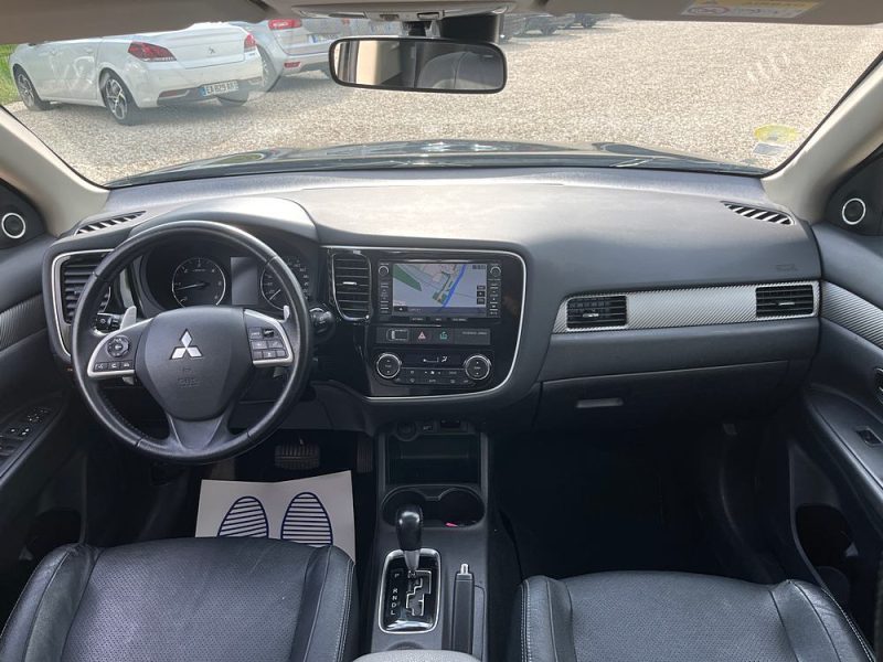 MITSUBISHI OUTLANDER 2015