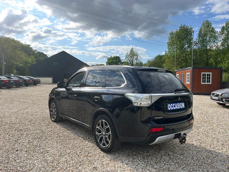 MITSUBISHI OUTLANDER 2015