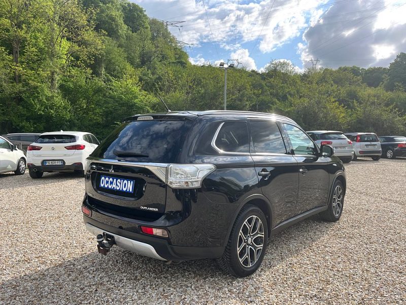 MITSUBISHI OUTLANDER 2015