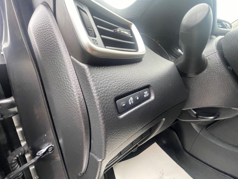 NISSAN QASHQAI 2015 1.2I DIG-T 115CV VISIA CRIT'AIR 1