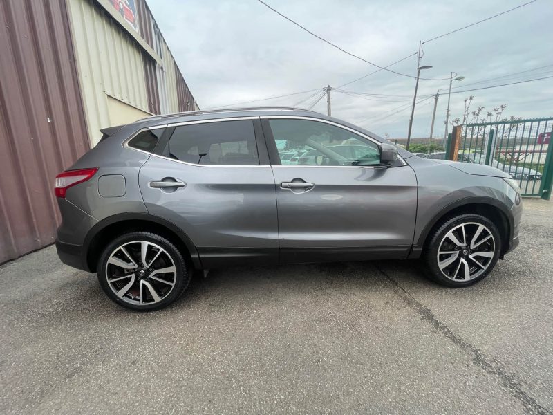 NISSAN QASHQAI 2015 1.2I DIG-T 115CV VISIA CRIT'AIR 1