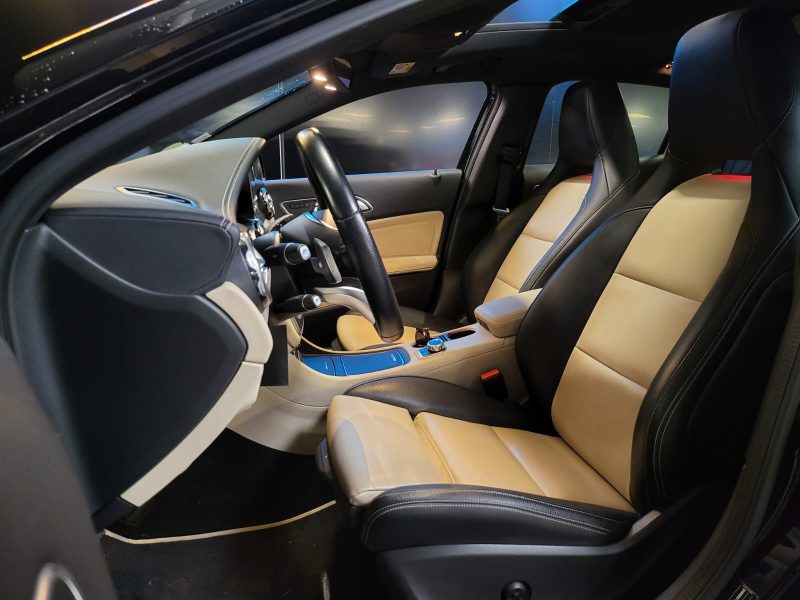 MERCEDES CLASSE GLA 200 D 136cv FASCINATION / TOIT OUVRANT / SIEGES ELECTRIQUES A MEMOIRE / H&K / CA