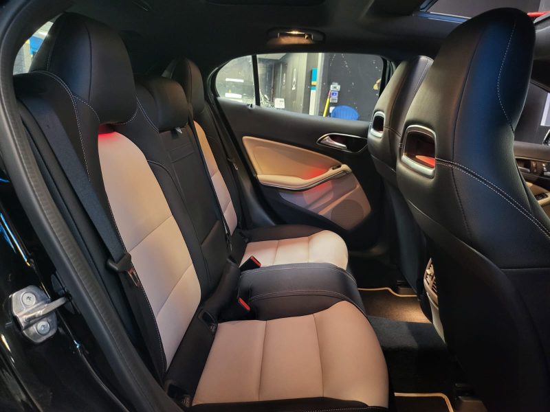 MERCEDES CLASSE GLA 200 D 136cv FASCINATION / TOIT OUVRANT / SIEGES ELECTRIQUES A MEMOIRE / H&K / CA