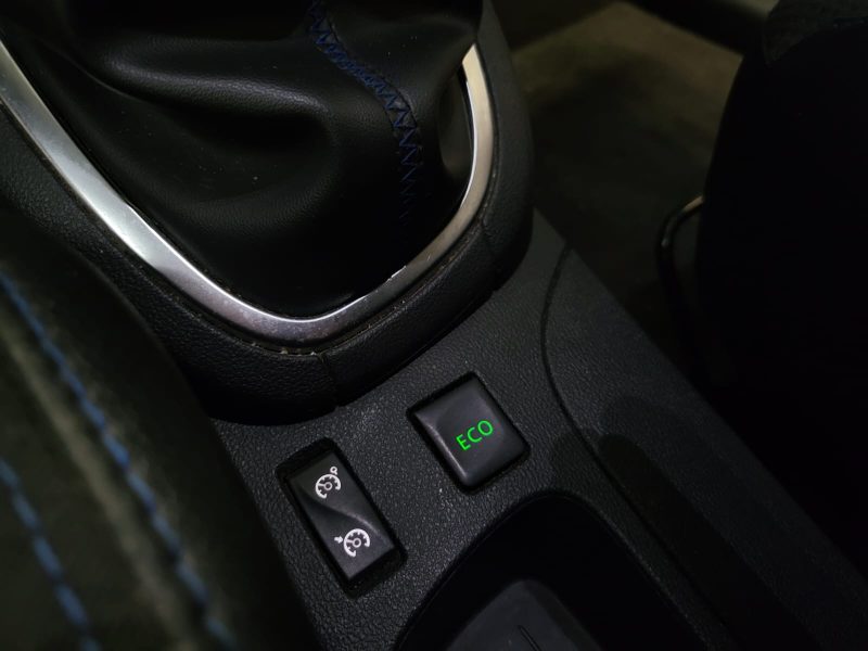 RENAULT CLIO 1.2 TCe 120cv GT LINE / SIEGES SPORT + KEYLESS + SUIVIE COMPLET /