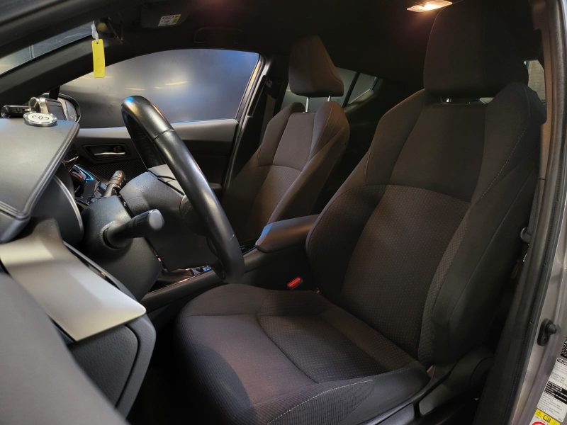 TOYOTA C-HR 1.8 VVT-i 122cv DESIGN / CAMERA DE RECUL + SUIVI COMPLET TOYOTA + SIEGE CHAUFFANT 