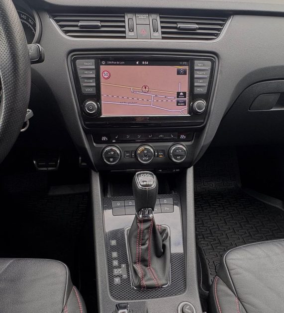 SKODA OCTAVIA COMBI 2.0 TSI 220 RS DSG6*ACC*CANTON*CUIR*GPS*