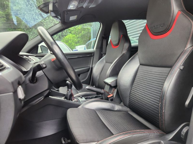 SKODA OCTAVIA COMBI 2.0 TSI 220 RS break*XENON*CUIR*