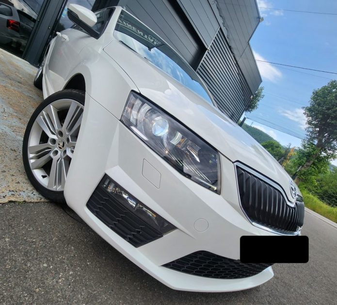 SKODA OCTAVIA COMBI 2.0 TSI 220 RS break*XENON*CUIR*